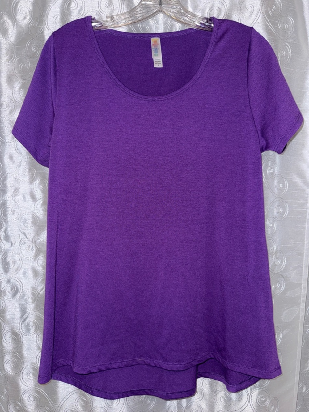 LuLaRoe Women’s Scoop Neck Short Sleeve Tee - Purple Size Small 🔥 P1